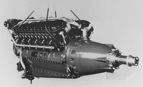 L'Allison V-1710, un V-12 de conception beaucoup plus simple que le légendaire Rolls-Royce Merlin, d'une puissance moindre que ce dernier. Un unique (ou presque) V-12 parmi une série de moteurs radiaux...